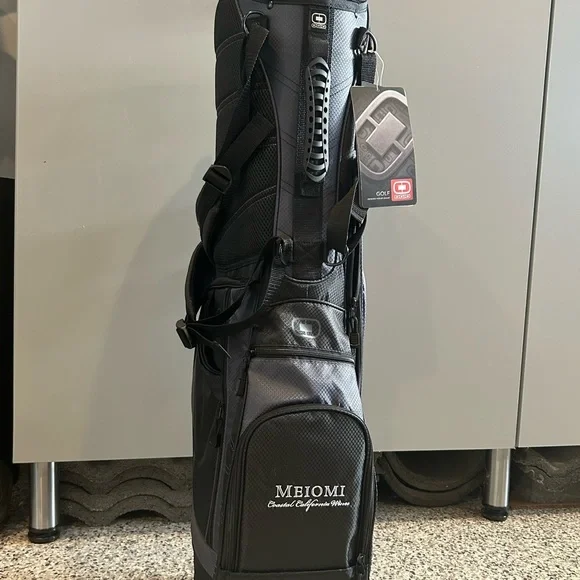 OGIO Black Golf Stand Bag with Durable Design - Picture 2 of 4